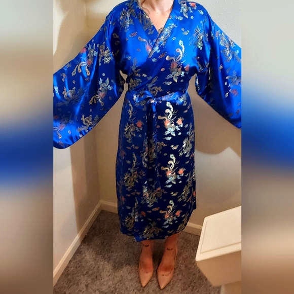 Vintage Japanese Kimono Blue Silk Metaliic Gold Dragons and Flowers Robe - Picture 1 of 10